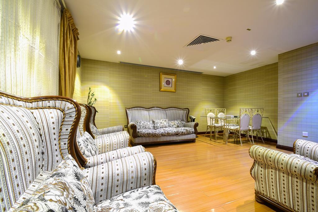 Luxurious Al Rawdah Suites 麦地那 外观 照片