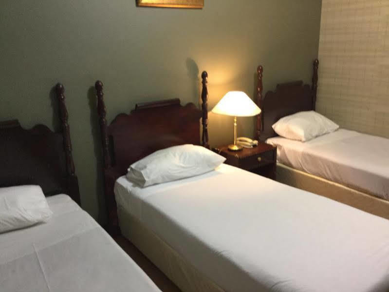 Luxurious Al Rawdah Suites 麦地那 外观 照片