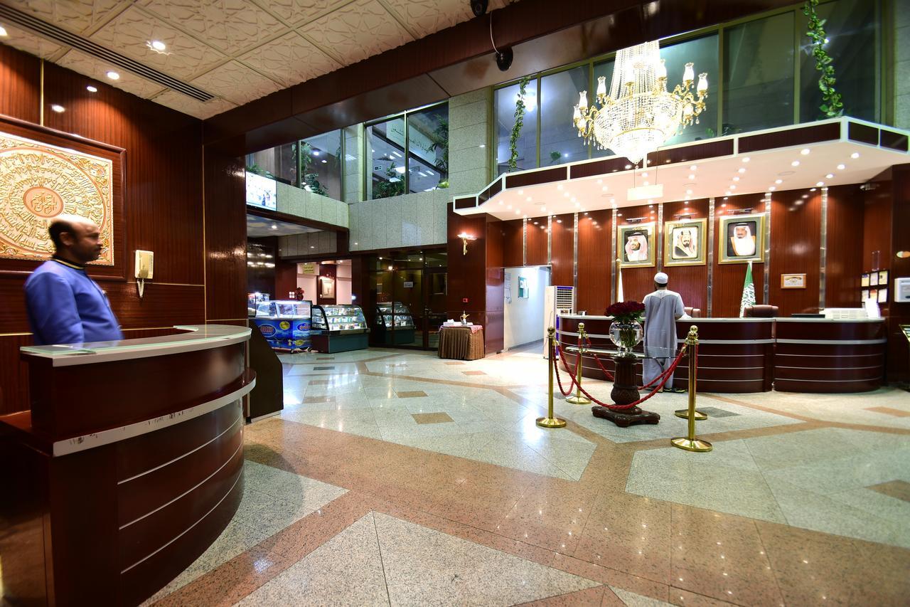 Luxurious Al Rawdah Suites 麦地那 外观 照片