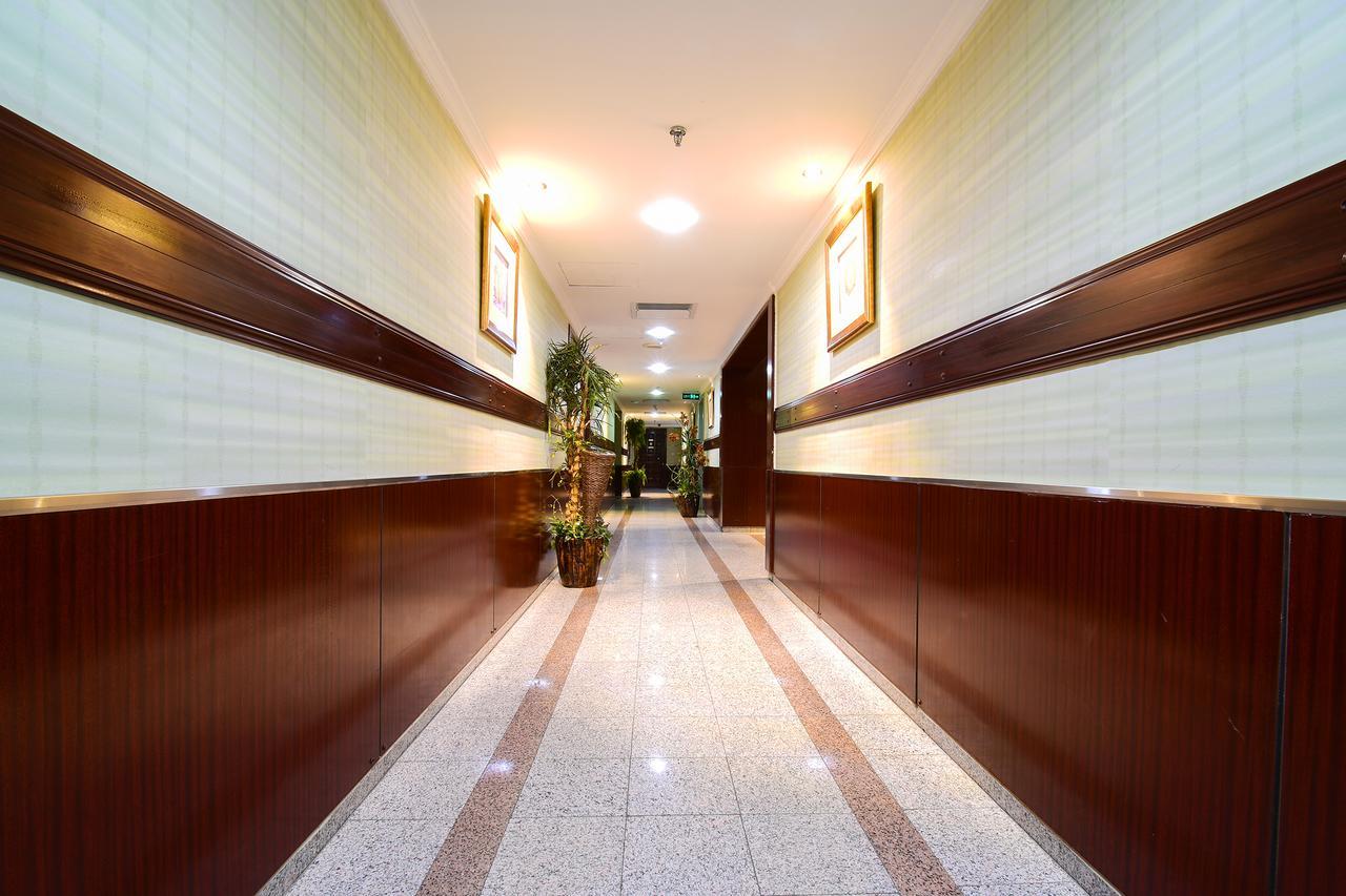 Luxurious Al Rawdah Suites 麦地那 外观 照片