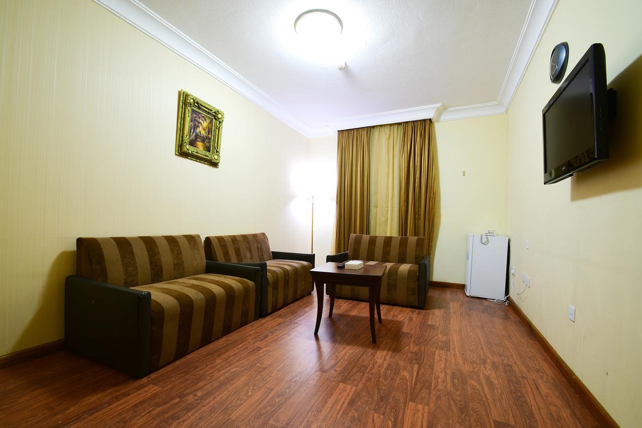 Luxurious Al Rawdah Suites 麦地那 外观 照片