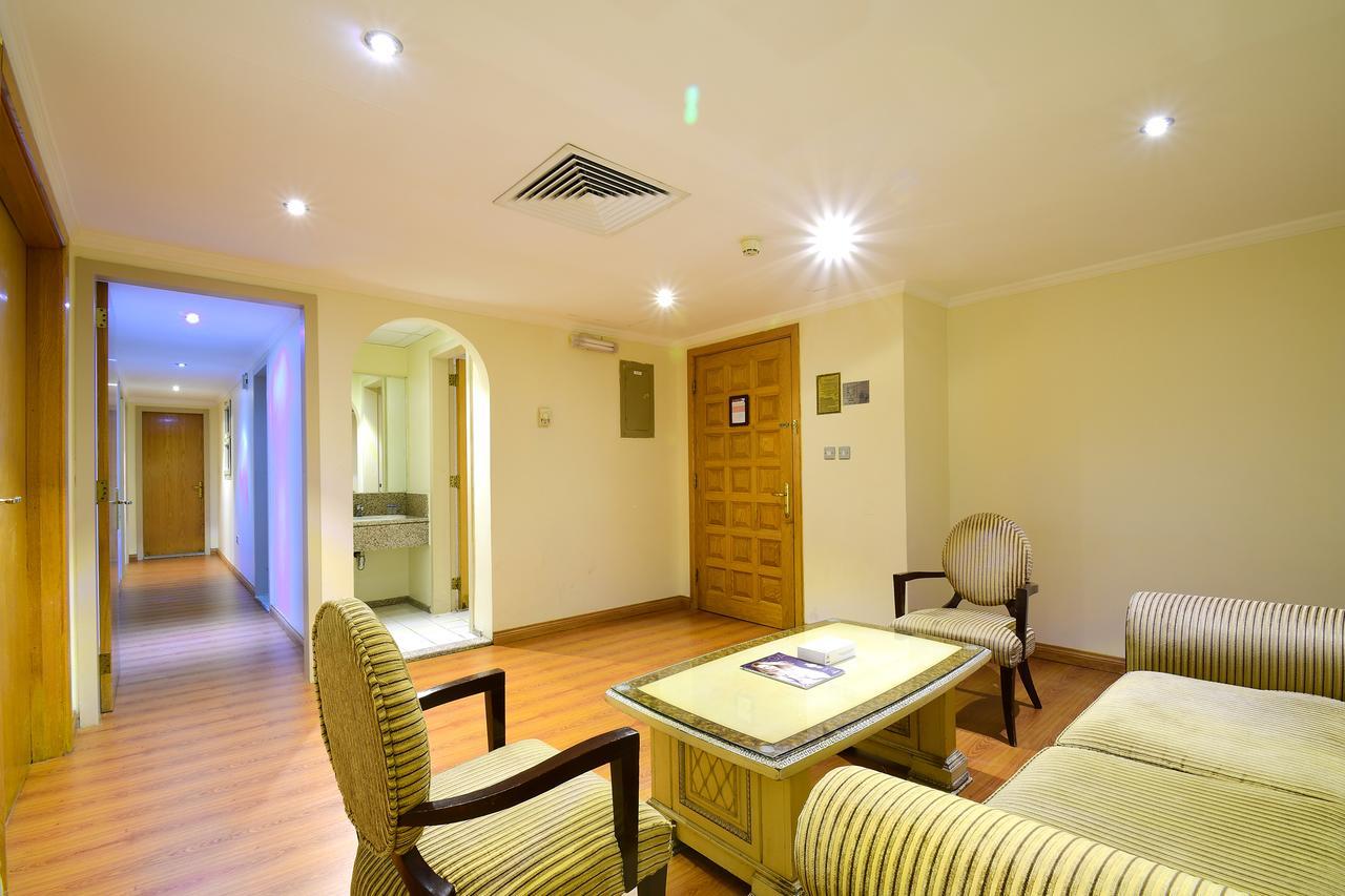 Luxurious Al Rawdah Suites 麦地那 外观 照片